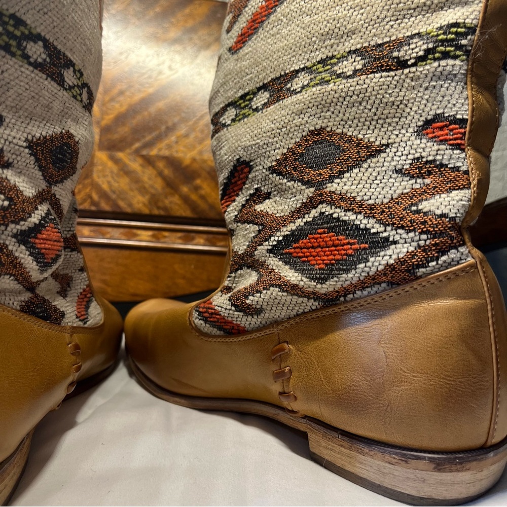 vintage wanted boots - Picture 3 of 5